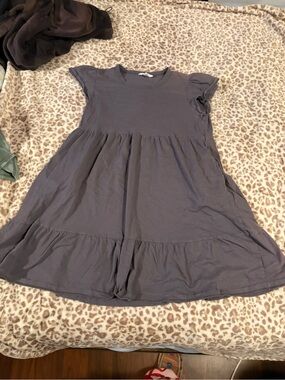 Time and Tru Size Small Short Sleeve Tiered Gray Dress